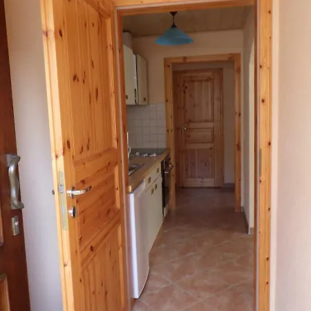Kremer Apartment *